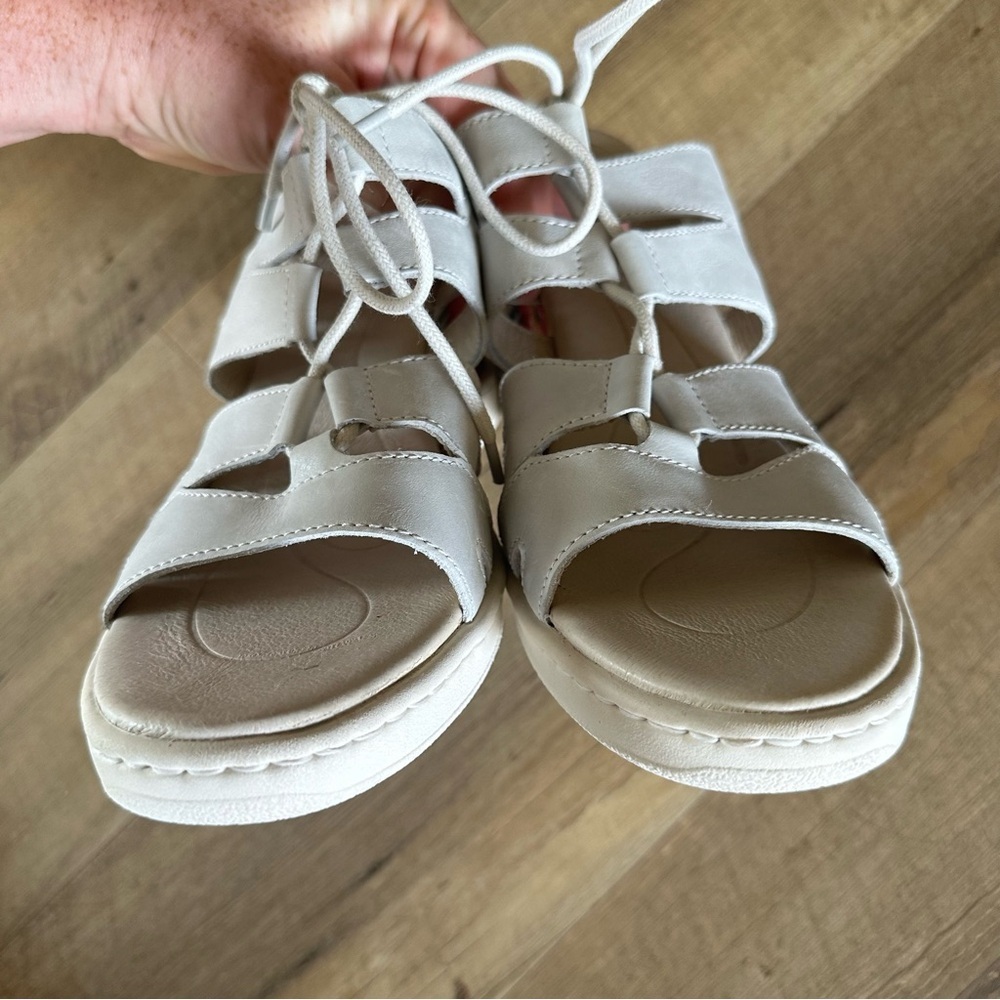 Born Piru Floral Wedge Sandals - Picture 5 of 11